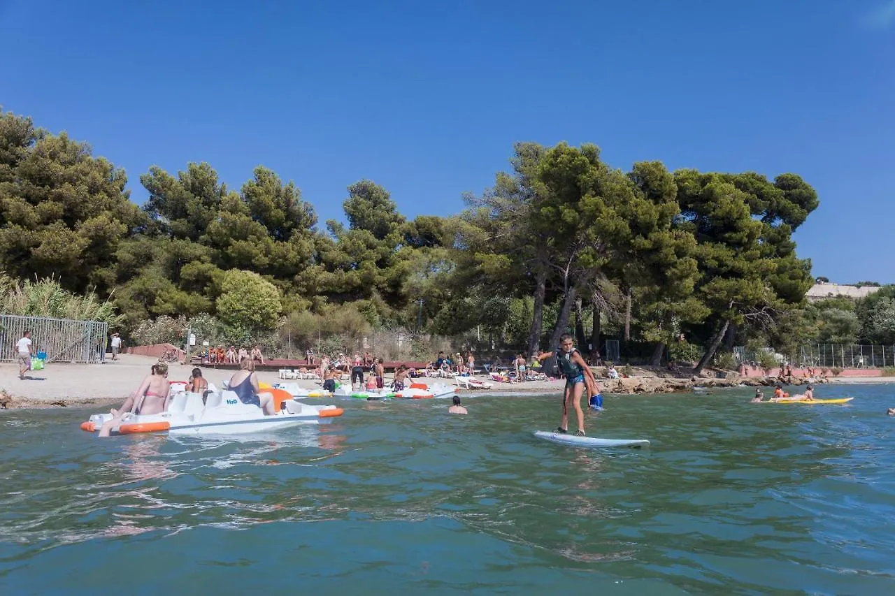 Camping Marina Plage Vitrolles  Campsite Vitrolles (Bouches-du-Rhone)