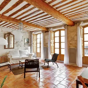 Apartment Charming Traditional Flat With Garage At The Heart Of - Welkeys